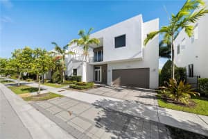 10098 NW 74th Terrace, Doral, FL 33178, Sold 09/04/24
