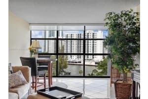 600 Parkview Dr APT 702, Hallandale Beach, FL 33009, Sold 06/18/24
