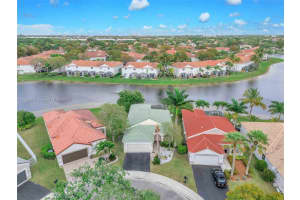 4010 Palm Pl, Weston, FL 33331, Sold 05/21/24