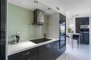 1000 Quayside Terrace #711, Miami, FL 33138, Sold 08/02/24