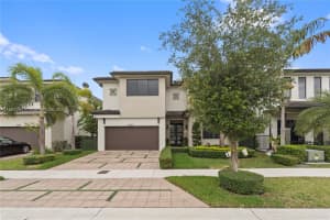 15722 NW 88th Ave, Miami Lakes, FL 33018, Sold 07/11/24