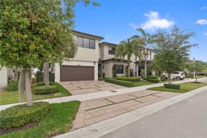 15722 NW 88th Ave, Miami Lakes, FL 33018, Sold 07/11/24