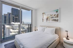 227 NE 2nd St #2806, Miami, FL 33132, Sold 03/03/25