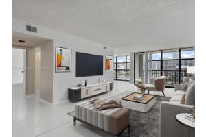 600 Parkview Dr APT 718, Hallandale Beach, FL 33009, Sold 06/11/24