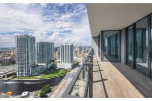 68 SE 6th St Apt 3302, Miami, FL 33131, Sold 06/25/24