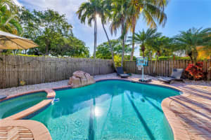 8942 Lake Park Cir S, Davie, FL 33328, Sold 05/16/24