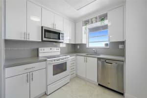 137 Golden Isles Dr APT 1009, Hallandale Beach, FL 33009, Sold 07/17/24