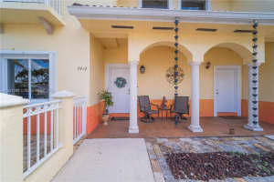 7412 NW 178th St #7412, Hialeah, FL 33015, Sold 05/17/24