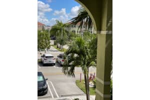 230 NW 109th Ave Apt 223, Miami, FL 33172, Sold 07/22/24