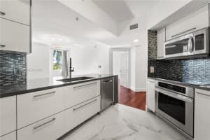 151 Michigan Ave APT 522, Miami Beach, FL 33139, Sold 05/09/24