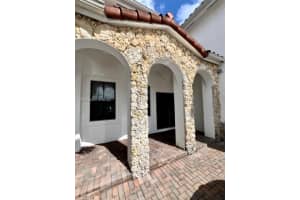 1001 NW 99th Ct, Miami, FL 33172, Sold 10/23/24
