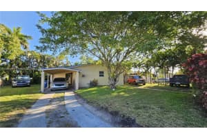 3451 Nw 2nd St, Lauderhill
