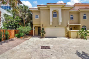 231 Garden Ct, Lauderdale-By-The-Sea, FL 33308, Sold 01/16/25