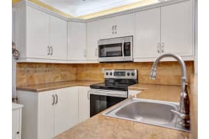 2831 Somerset Dr APT 304, Lauderdale Lakes, FL 33311, Sold 07/18/24