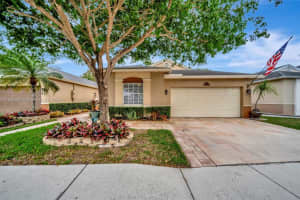 250 E Riverbend Dr, Sunrise, FL 33326, Sold 06/24/24