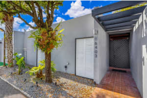 16403 Fox Den Ct, Miami Lakes, FL 33014, Sold 06/03/24