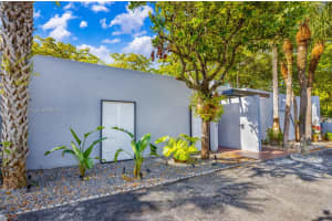 16403 Fox Den Ct, Miami Lakes, FL 33014, Sold 06/03/24