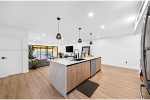 16403 Fox Den Ct, Miami Lakes, FL 33014, Sold 06/03/24