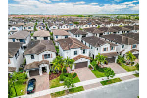 3323 W 96 Pl, Hialeah, FL 33018, Sold 06/17/24