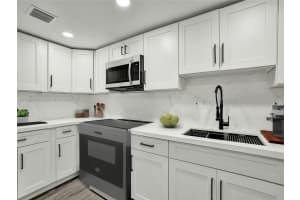 2421 NW 11th St # 20b, Miami, FL 33125, Sold 02/10/25
