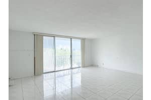 400 NE 12th Ave APT 404, Hallandale Beach, FL 33009, Sold 12/06/24