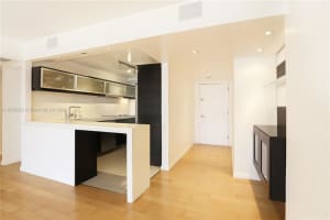 20505 E Country Club Dr APT 2038, Aventura, FL 33180, Sold 06/11/24