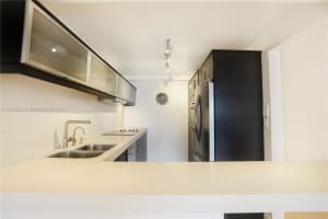 20505 E Country Club Dr APT 2038, Aventura, FL 33180, Sold 06/11/24
