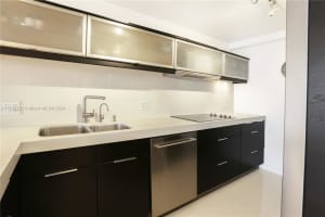 20505 E Country Club Dr APT 2038, Aventura, FL 33180, Sold 06/11/24