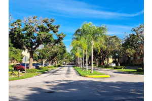 303 Briarwood Cir #17-V2, Hollywood, FL 33024, Sold 06/20/24