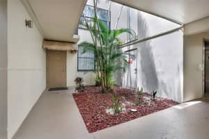 20381 NE 30th Ave Apt 124-7, Aventura, FL 33180, Sold 07/09/24