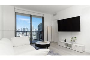 45 SW 9th St Apt 3909, Miami, FL 33130, Sold 10/24/24