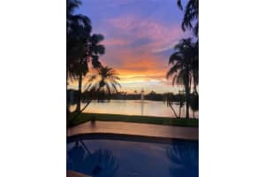 1661 E Oak Knoll Cir, Davie, FL 33324, Sold 07/31/24