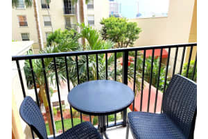 651 Okeechobee Blvd APT 206, West Palm Beach, FL 33401, Sold 08/28/24