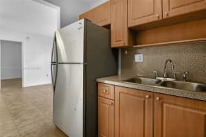 4725 NW 7th St Apt 208-3, Miami, FL 33126, Sold 06/10/24