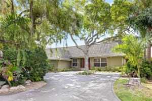 467 Tamarind Dr, Hallandale Beach, FL 33009, Sold 06/18/24