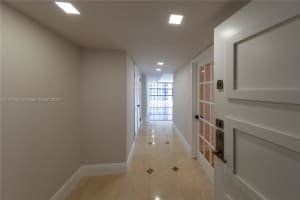 6423 Collins Ave Apt 1104, Miami Beach, FL 33141, Sold 05/09/24