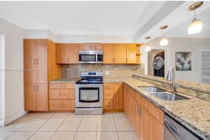 3720 S Longfellow Cir, Hollywood, FL 33021, Sold 01/31/25