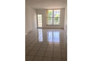 1300 Lincoln Rd B302, Miami Beach, FL 33139, Sold 10/02/24