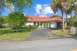 9726 NW 20th St, Coral Springs, FL 33071, Sold 10/04/24