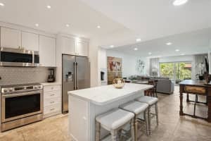 9800 N Hollybrook Lake Dr APT 301, Pembroke Pines, FL 33025, Sold 09/09/24
