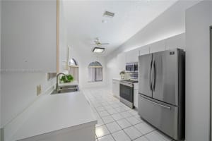 10003 NW 83rd St APT 3, Tamarac, FL 33321, Sold 05/31/24