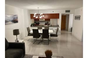 1200 Brickell Bay Dr APT 1521, Miami, FL 33131, Sold 06/07/24