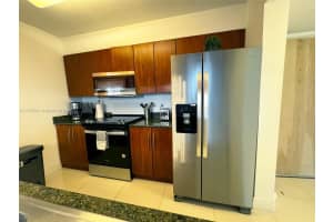 1200 Brickell Bay Dr APT 1521, Miami, FL 33131, Sold 06/07/24