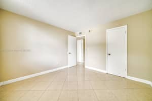 496 NW 165th St APT D316, Miami, FL 33169, - MLS#A11572324