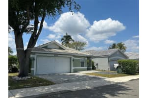9325 Arborwood Cir, Davie, FL 33328, Sold 06/05/24