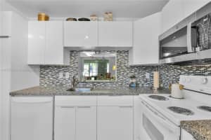 620 NE 12th Ave APT 103, Hallandale Beach, FL 33009, Sold 08/06/24