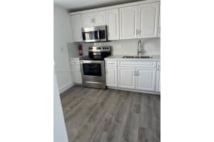 30 E 39th St APT 325, Hialeah, FL 33013, Sold 09/10/24