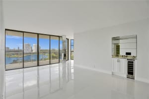 20281 E Country Club Dr APT 1011, Aventura, FL 33180, Sold 03/28/25