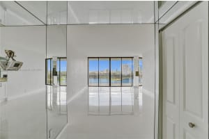20281 E Country Club Dr APT 1011, Aventura, FL 33180, Sold 03/28/25