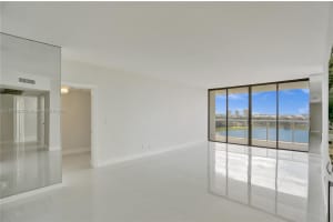 20281 E Country Club Dr APT 1011, Aventura, FL 33180, Sold 03/28/25